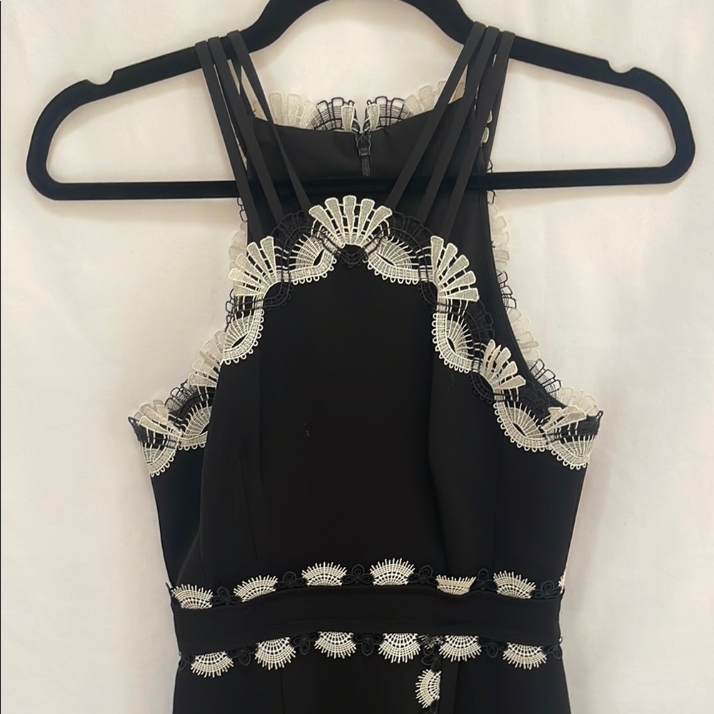 Elegant Black and White Karen Millen Dress - Picture 3 of 5